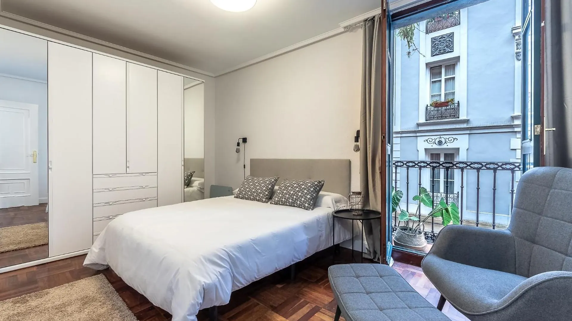 Charming 4 Double Bed Steps From The Old Town Apartment Bilbao Spain